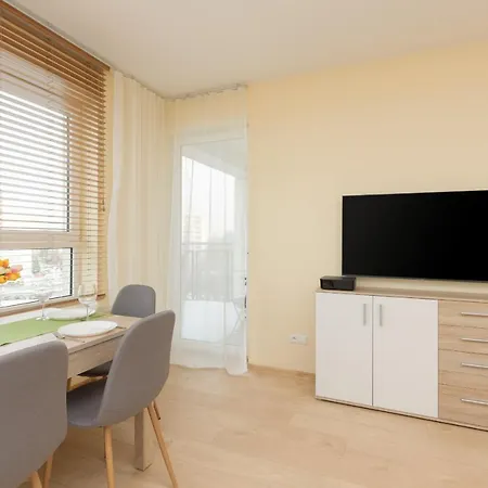 Praga Family Apartment With Parking By Noclegi Renters Warsaw Exterior photo