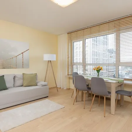 Praga Family Apartment With Parking By Noclegi Renters Warsaw Exterior photo