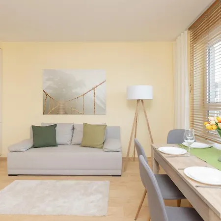Praga Family Apartment With Parking By Noclegi Renters Warsaw Exterior photo
