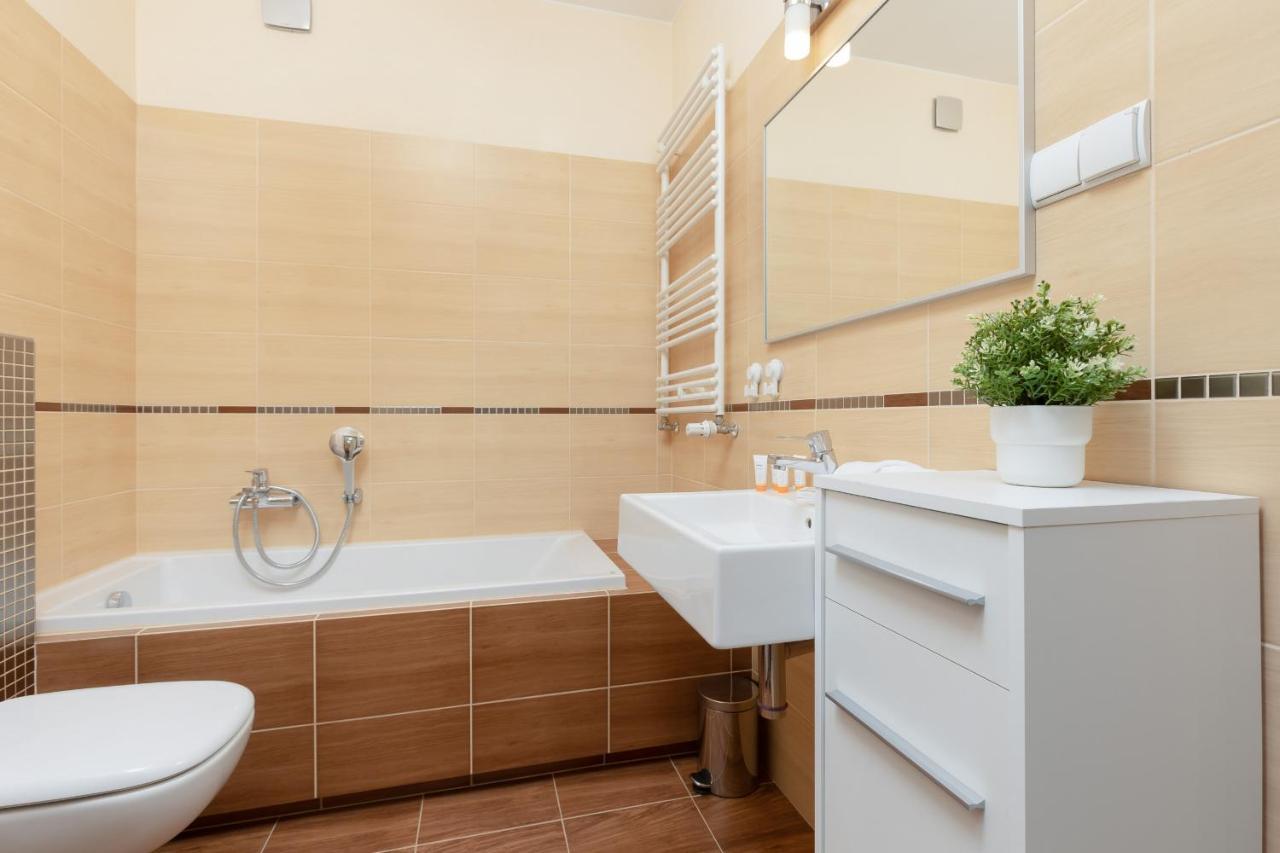 Praga Family With Parking By Renters Apartament Warszawa